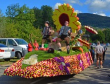 flower float with musicians